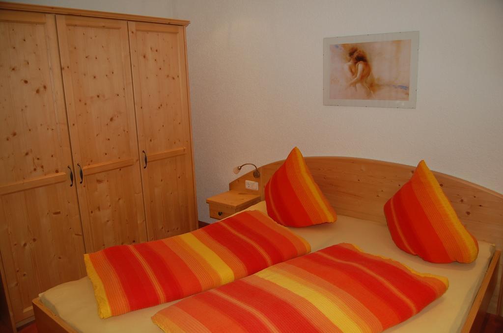 Appartement Haus Kinsperger à Klosterle am Arlberg Chambre photo