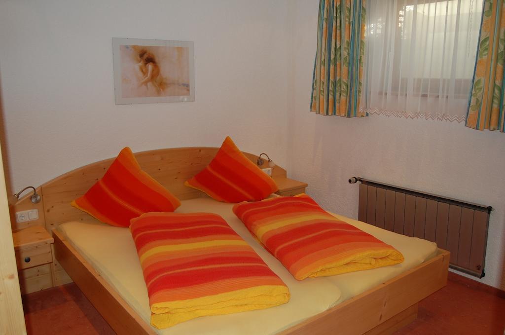 Appartement Haus Kinsperger à Klosterle am Arlberg Chambre photo