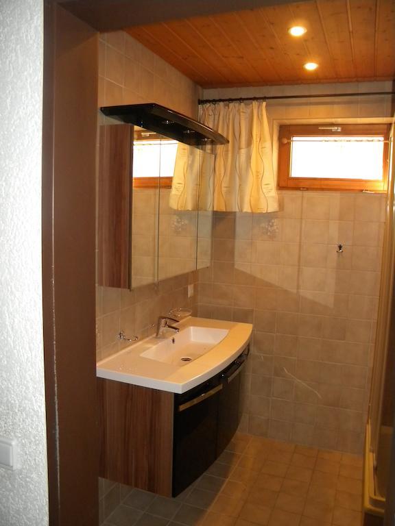 Appartement Haus Kinsperger à Klosterle am Arlberg Chambre photo